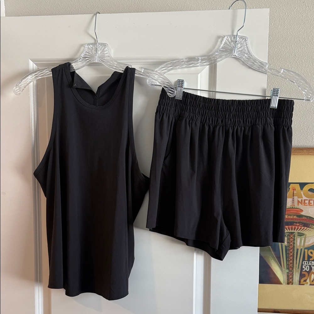 Vuori Villa Short Set